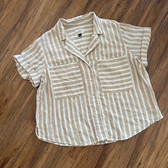 Universal Thread Button Down - Picture 5 of 6